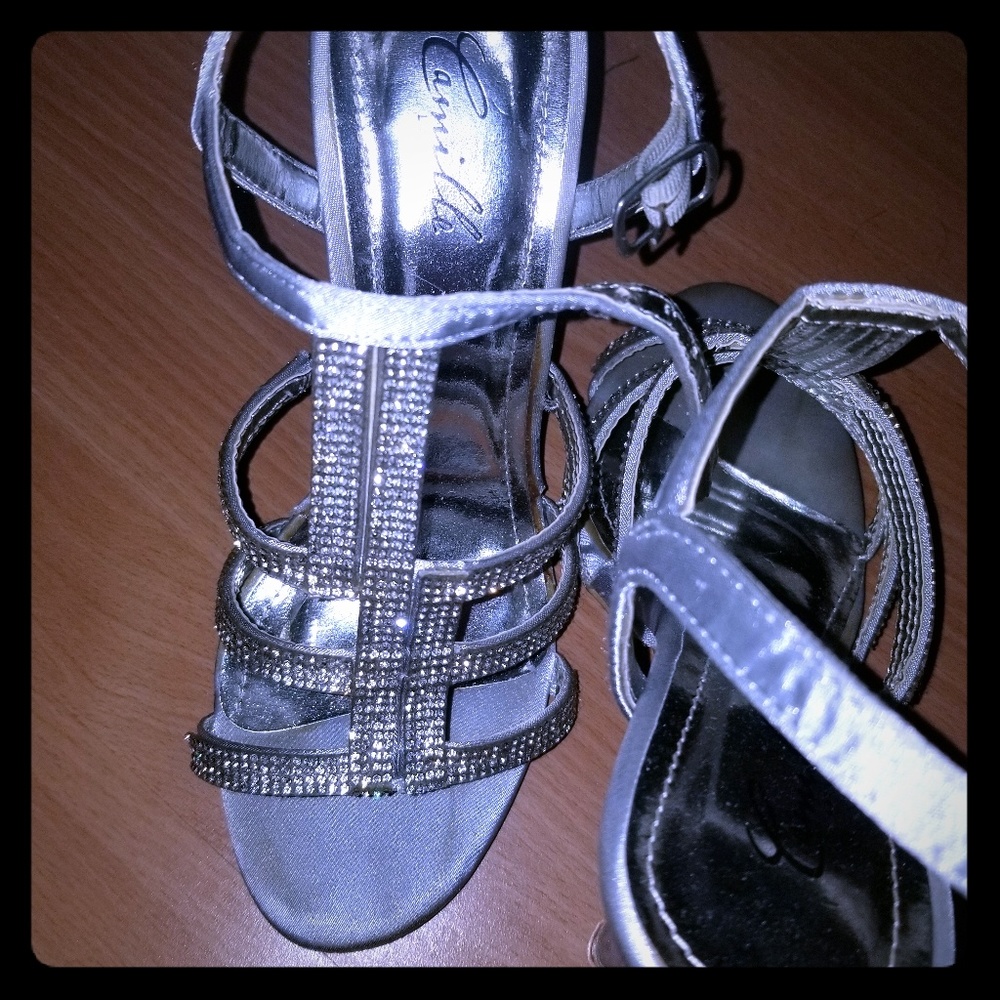 Woman's T strap